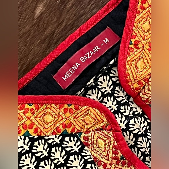 Meena Bazaar TUSSAR COTTON PRINTED KURTI WITH NECK EMBROIDERY - Picture 3 of 4